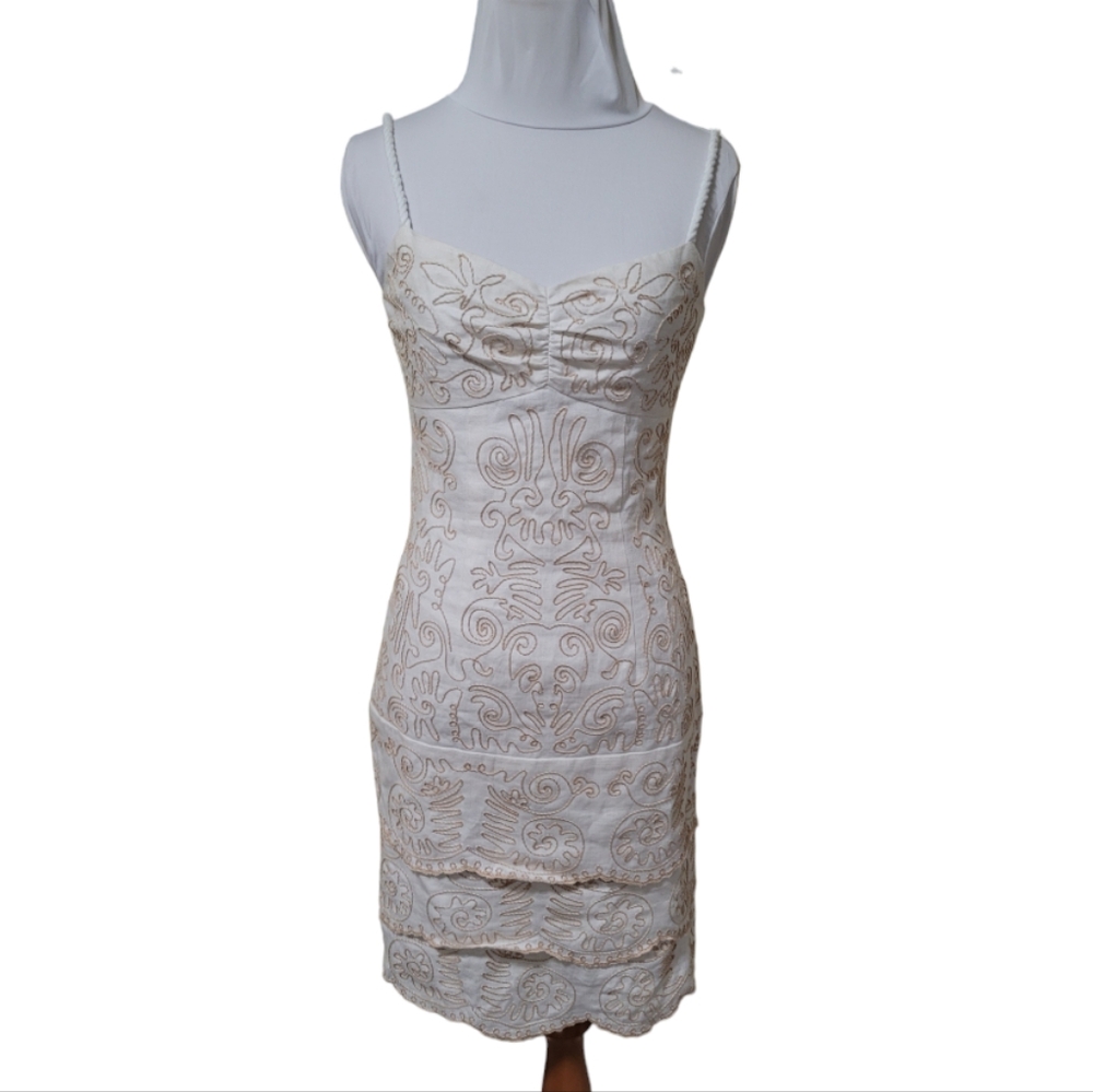 Nicole Miller‎ White linen dress with beige applique embroidery